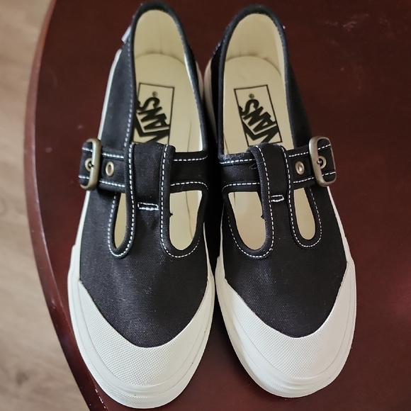 Vans Black and White Mary Jane Sneakers - Picture 5 of 11